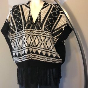 Miss Me Girls Sweater Cardigan/Poncho Size Large
